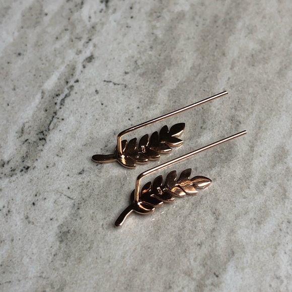 925 Sterling Silver Rose Gold Leaf Ear Pin - Picture 7 of 8
